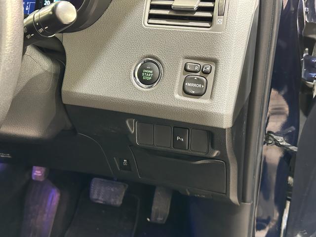 マークＸジオ エアリアル　バックカメラ　ナビ　ＴＶ　ＨＩＤ　スマートキー　電動格納ミラー　３列シート　ＣＶＴ　アルミホイール　ＣＤ　ＤＶＤ再生　クリアランスソナー　パワステ　パワーウインドウ　エアバッグ（7枚目）