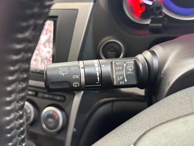 アテンザスポーツ ２５Ｓ　ワンオーナー　ＥＴＣ　ナビ　ＴＶ　アルミホイール　オートライト　ＨＩＤ　ＭＴ　　スマートキー　電動格納ミラー　盗難防止システム　ＣＤ　ＤＶＤ再生　リヤウイング　パワーウインドウ（13枚目）