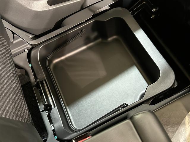 リミテッド　オートライト　ＨＩＤ　スマートキー　電動格納ミラー　ベンチシート　ＣＶＴ　盗難防止システム　ＡＢＳ　ＣＤ　ＤＶＤ再生　アルミホイール　衝突安全ボディ　エアコン　パワーステアリング　パワーウィンドウ(34枚目)