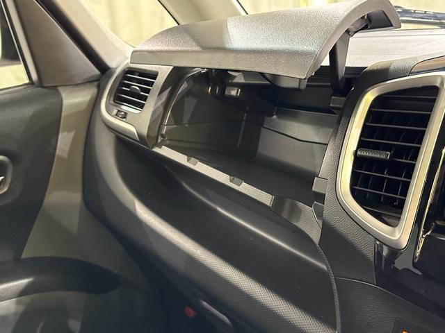 デリカＤ：２ Ｓ　バックカメラ　両側電動スライドドア　アルミホイール　オートライト　ＨＩＤ　スマートキー　電動格納ミラー　ＣＶＴ　盗難防止システム　衝突安全ボディ　ＡＢＳ　ＣＤ　ＤＶＤ再生　エアコン　エアバッグ（12枚目）