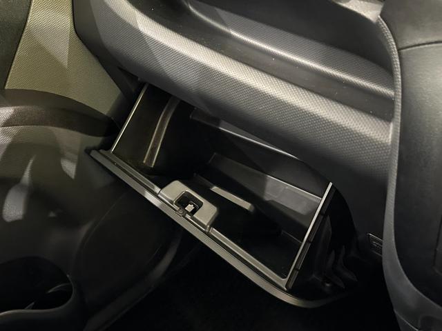 デリカＤ：２ Ｓ　バックカメラ　両側電動スライドドア　アルミホイール　オートライト　ＨＩＤ　スマートキー　電動格納ミラー　ＣＶＴ　盗難防止システム　衝突安全ボディ　ＡＢＳ　ＣＤ　ＤＶＤ再生　エアコン　エアバッグ（13枚目）