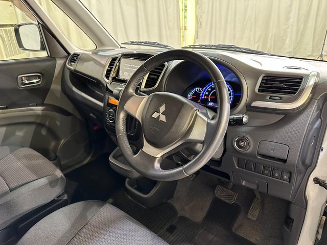 デリカＤ：２ Ｓ　バックカメラ　両側電動スライドドア　アルミホイール　オートライト　ＨＩＤ　スマートキー　電動格納ミラー　ＣＶＴ　盗難防止システム　衝突安全ボディ　ＡＢＳ　ＣＤ　ＤＶＤ再生　エアコン　エアバッグ（36枚目）