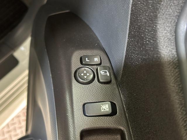 デリカＤ：２ Ｓ　ＥＴＣ　ナビ　ＴＶ　両側電動スライドドア　オートライト　ＨＩＤ　スマートキー　電動格納ミラー　ＣＶＴ　アルミホイール　ＣＤ　パワーウインドウ　パワーステアリング　エアバッグ（37枚目）