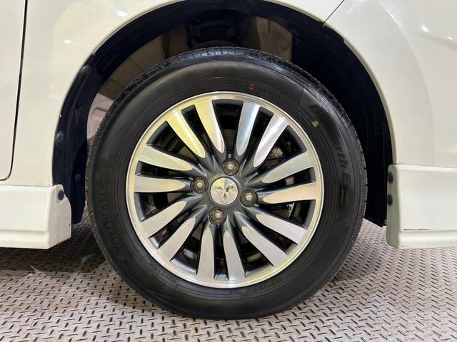 デリカＤ：２ Ｓ　ＥＴＣ　ナビ　ＴＶ　両側電動スライドドア　オートライト　ＨＩＤ　スマートキー　電動格納ミラー　ＣＶＴ　アルミホイール　ＣＤ　パワーウインドウ　パワーステアリング　エアバッグ（46枚目）