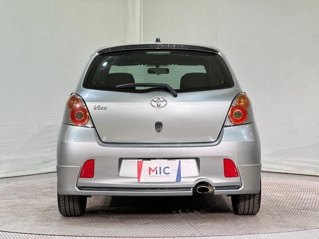 ヴィッツ ＲＳ　ＥＴＣ　ナビ　ＴＶ　アルミホイール　ＨＩＤ　スマートキー　電動格納ミラー　ＭＴ　衝突安全ボディ　ＡＢＳ　ＣＤ　ＤＶＤ再生　エアコン　パワーステアリング　パワーウィンドウ（18枚目）