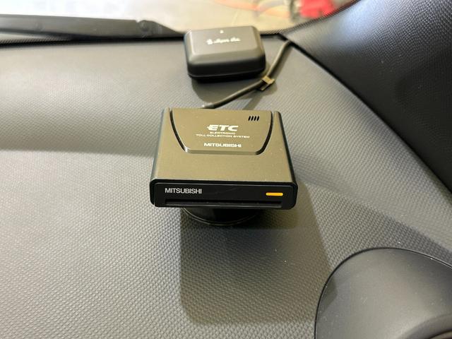 ヴィッツ ＲＳ　ＥＴＣ　ナビ　ＴＶ　アルミホイール　ＨＩＤ　スマートキー　電動格納ミラー　ＭＴ　衝突安全ボディ　ＡＢＳ　ＣＤ　ＤＶＤ再生　エアコン　パワーステアリング　パワーウィンドウ（34枚目）
