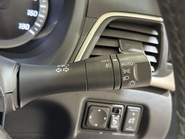 シルフィ Ｇ　ＥＴＣ　ナビ　アルミホイール　オートライト　ＨＩＤ　ＣＶＴ　スマートキー　電動格納ミラー　盗難防止システム　ＣＤ　衝突安全ボディ　ＡＢＳ　ＥＳＣ　エアコン　パワーステアリング　パワーウィンドウ（13枚目）