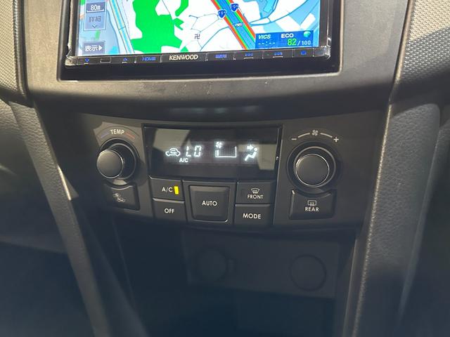 スイフト ＸＬ　ＥＴＣ　ナビ　ＴＶ　アルミホイール　オートライト　スマートキー　電動格納ミラー　ＣＶＴ　盗難防止システム　衝突安全ボディ　ＡＢＳ　ＣＤ　ＵＳＢ　エアコン　ＡＢＳ　パワーウインドウ　パワーステアリング（26枚目）