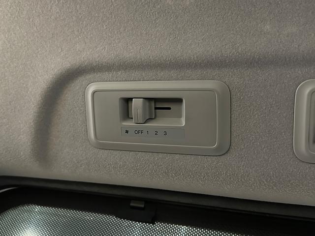 ステップワゴンスパーダ Ｚ　インターナビセレクション　ＥＴＣ　バックカメラ　ナビ　ＴＶ　オートクルーズコントロール　両側電動スライドドア　オートライト　ＨＩＤ　スマートキー　アイドリングストップ　電動格納ミラー　３列シート　ウォークスルー　ＣＶＴ（26枚目）