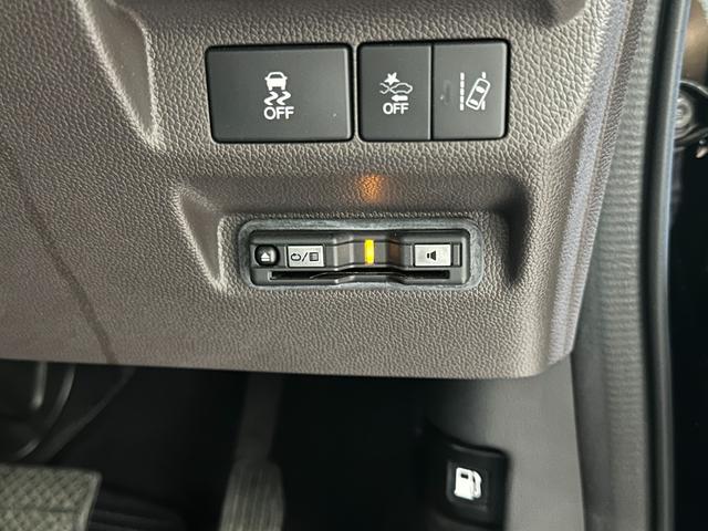 フリードハイブリッド ハイブリッド・Gホンダセンシング ETC バックカメラ ナビ クリアランスソナー アダプティブクルーズコントロール レーンアシスト 衝突被害軽減システム 両側電動スライドドア オートライト LEDヘッドランプ スマートキー USB(8枚目)