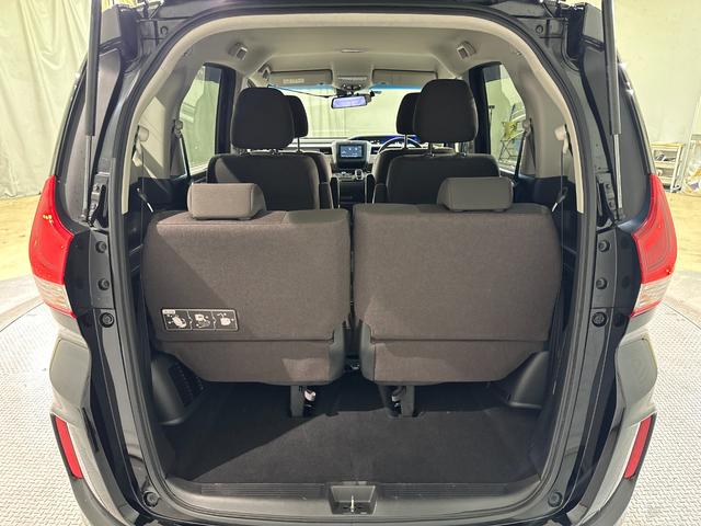 フリードハイブリッド ハイブリッド・Gホンダセンシング ETC バックカメラ ナビ クリアランスソナー アダプティブクルーズコントロール レーンアシスト 衝突被害軽減システム 両側電動スライドドア オートライト LEDヘッドランプ スマートキー USB(26枚目)