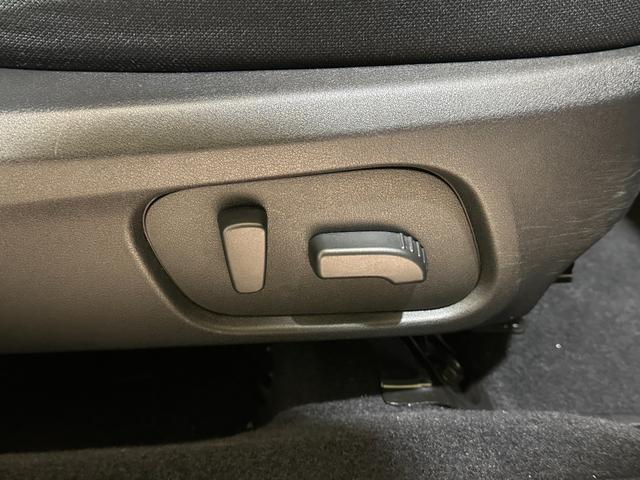 フォレスター ２．０ｉ－Ｌ　アイサイト　４ＷＤ　ＥＴＣ　バックカメラ　アダプティブクルーズコントロール　レーンアシスト　パワーシート　衝突被害軽減システム　ナビ　ＴＶ　オートライト　ＬＥＤヘッドランプ　アルミホイール　スマートキー（37枚目）