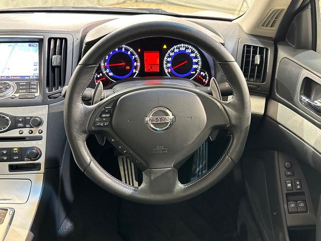 スカイライン ３７０ＧＴ　タイプＳ　ＥＴＣ　バックカメラ　ナビ　アルミホイール　オートライト　ＨＩＤ　ＡＴ　スマートキー　電動格納ミラー　盗難防止システム　パワーシート　ＣＤ　衝突安全ボディ　ＡＢＳ　ＥＳＣ　エアコン（5枚目）