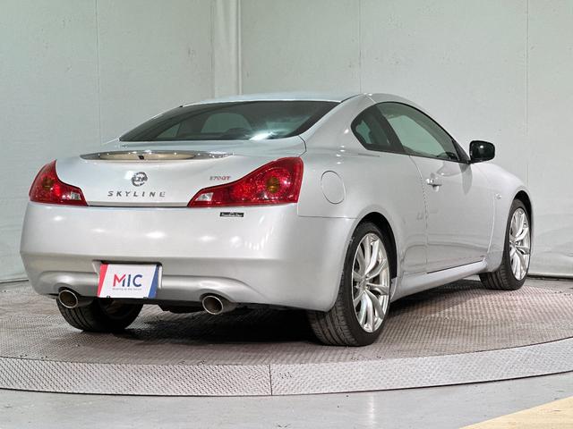 スカイライン ３７０ＧＴ　タイプＳ　ＥＴＣ　バックカメラ　ナビ　アルミホイール　オートライト　ＨＩＤ　ＡＴ　スマートキー　電動格納ミラー　盗難防止システム　パワーシート　ＣＤ　衝突安全ボディ　ＡＢＳ　ＥＳＣ　エアコン（16枚目）