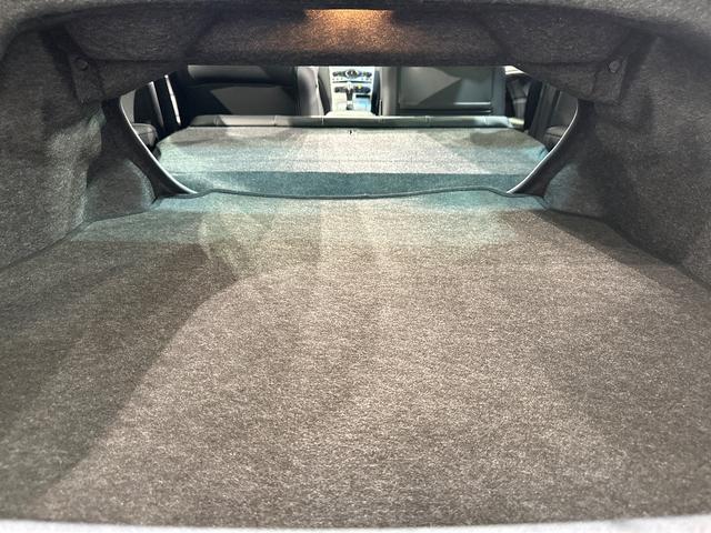 スカイライン ３７０ＧＴ　タイプＳ　ＥＴＣ　バックカメラ　ナビ　アルミホイール　オートライト　ＨＩＤ　ＡＴ　スマートキー　電動格納ミラー　盗難防止システム　パワーシート　ＣＤ　衝突安全ボディ　ＡＢＳ　ＥＳＣ　エアコン（28枚目）