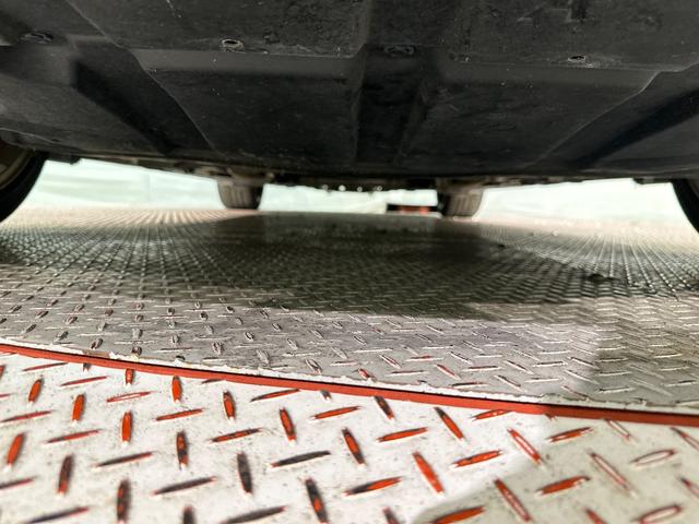 スカイライン ３７０ＧＴ　タイプＳ　ＥＴＣ　バックカメラ　ナビ　アルミホイール　オートライト　ＨＩＤ　ＡＴ　スマートキー　電動格納ミラー　盗難防止システム　パワーシート　ＣＤ　衝突安全ボディ　ＡＢＳ　ＥＳＣ　エアコン（41枚目）