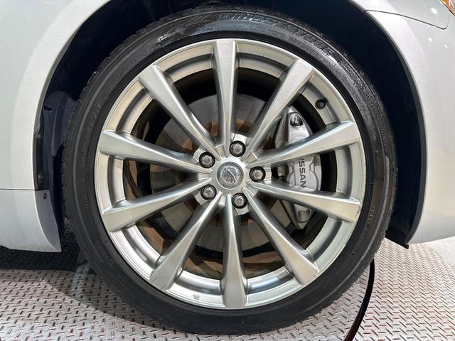 スカイライン ３７０ＧＴ　タイプＳ　ＥＴＣ　バックカメラ　ナビ　アルミホイール　オートライト　ＨＩＤ　ＡＴ　スマートキー　電動格納ミラー　盗難防止システム　パワーシート　ＣＤ　衝突安全ボディ　ＡＢＳ　ＥＳＣ　エアコン（43枚目）