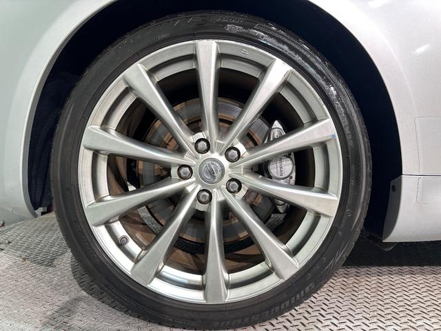 スカイライン ３７０ＧＴ　タイプＳ　ＥＴＣ　バックカメラ　ナビ　アルミホイール　オートライト　ＨＩＤ　ＡＴ　スマートキー　電動格納ミラー　盗難防止システム　パワーシート　ＣＤ　衝突安全ボディ　ＡＢＳ　ＥＳＣ　エアコン（44枚目）