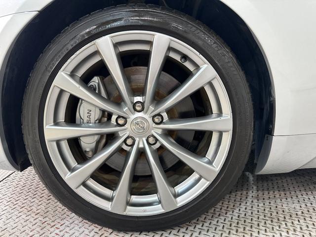 スカイライン ３７０ＧＴ　タイプＳ　ＥＴＣ　バックカメラ　ナビ　アルミホイール　オートライト　ＨＩＤ　ＡＴ　スマートキー　電動格納ミラー　盗難防止システム　パワーシート　ＣＤ　衝突安全ボディ　ＡＢＳ　ＥＳＣ　エアコン（45枚目）