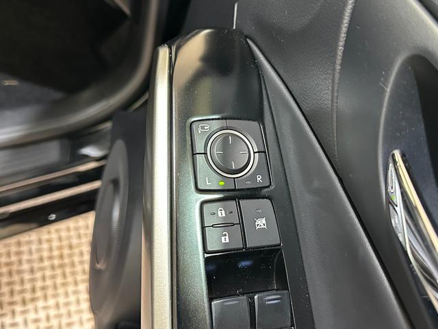 LEXUS IS IS300H