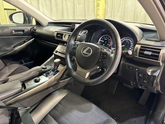 LEXUS IS IS300H