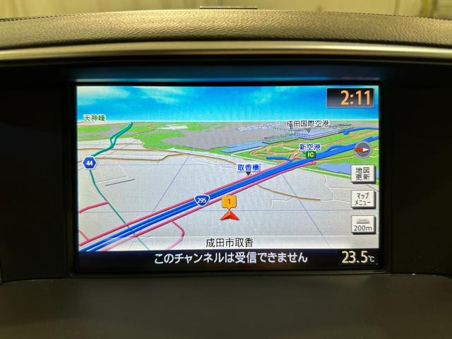 フーガ ３７０ＧＴ　タイプＳ　ＢＯＳＥサウンド　本革シート　ＥＴＣ　オートクルーズコントロール　バックカメラ　ナビ　ＴＶ　アルミホイール　オートライト　ＨＩＤ　ＡＴ　スマートキー　電動格納ミラー　パワーシート　オットマン　ＣＤ（6枚目）