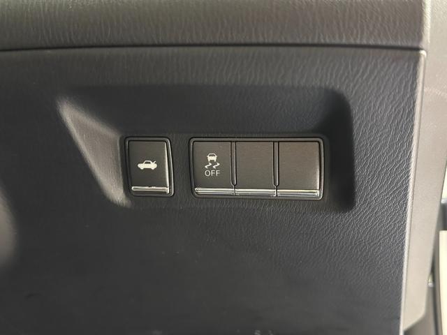 フーガ ３７０ＧＴ　タイプＳ　ＢＯＳＥサウンド　本革シート　ＥＴＣ　オートクルーズコントロール　バックカメラ　ナビ　ＴＶ　アルミホイール　オートライト　ＨＩＤ　ＡＴ　スマートキー　電動格納ミラー　パワーシート　オットマン　ＣＤ（11枚目）