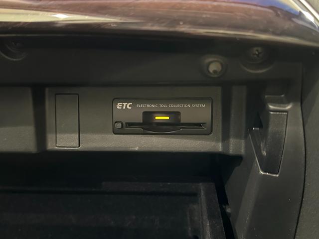 フーガ ３７０ＧＴ　タイプＳ　ＢＯＳＥサウンド　本革シート　ＥＴＣ　オートクルーズコントロール　バックカメラ　ナビ　ＴＶ　アルミホイール　オートライト　ＨＩＤ　ＡＴ　スマートキー　電動格納ミラー　パワーシート　オットマン　ＣＤ（12枚目）