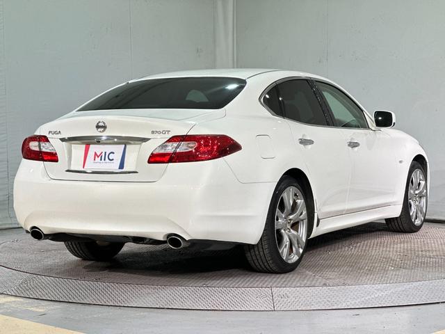 フーガ ３７０ＧＴ　タイプＳ　ＢＯＳＥサウンド　本革シート　ＥＴＣ　オートクルーズコントロール　バックカメラ　ナビ　ＴＶ　アルミホイール　オートライト　ＨＩＤ　ＡＴ　スマートキー　電動格納ミラー　パワーシート　オットマン　ＣＤ（16枚目）