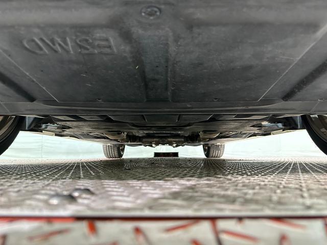 フーガ ３７０ＧＴ　タイプＳ　ＢＯＳＥサウンド　本革シート　ＥＴＣ　オートクルーズコントロール　バックカメラ　ナビ　ＴＶ　アルミホイール　オートライト　ＨＩＤ　ＡＴ　スマートキー　電動格納ミラー　パワーシート　オットマン　ＣＤ（28枚目）