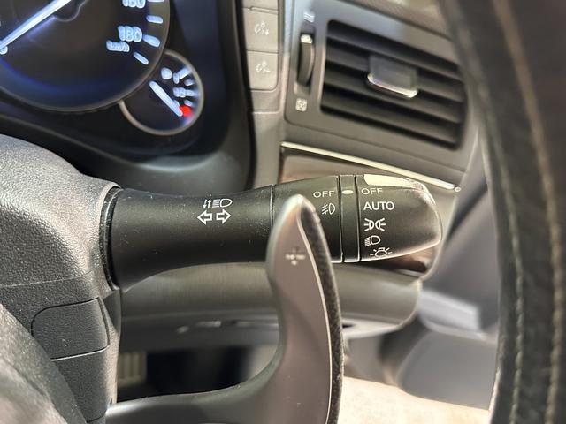 フーガ ３７０ＧＴ　タイプＳ　ＢＯＳＥサウンド　本革シート　ＥＴＣ　オートクルーズコントロール　バックカメラ　ナビ　ＴＶ　アルミホイール　オートライト　ＨＩＤ　ＡＴ　スマートキー　電動格納ミラー　パワーシート　オットマン　ＣＤ（32枚目）