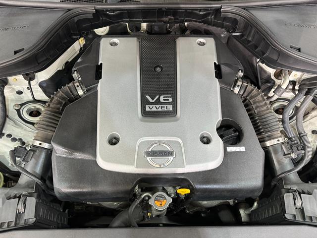 フーガ ３７０ＧＴ　タイプＳ　ＢＯＳＥサウンド　本革シート　ＥＴＣ　オートクルーズコントロール　バックカメラ　ナビ　ＴＶ　アルミホイール　オートライト　ＨＩＤ　ＡＴ　スマートキー　電動格納ミラー　パワーシート　オットマン　ＣＤ（42枚目）