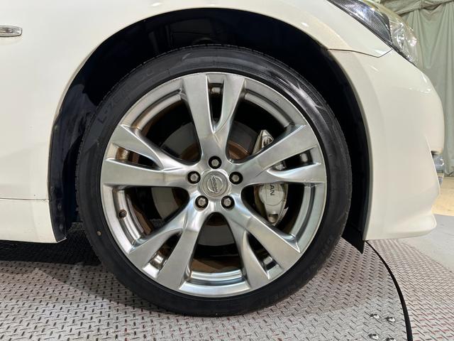 フーガ ３７０ＧＴ　タイプＳ　ＢＯＳＥサウンド　本革シート　ＥＴＣ　オートクルーズコントロール　バックカメラ　ナビ　ＴＶ　アルミホイール　オートライト　ＨＩＤ　ＡＴ　スマートキー　電動格納ミラー　パワーシート　オットマン　ＣＤ（44枚目）