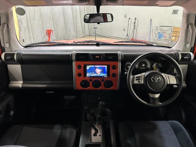 FJクルーザー ベースグレード 4WD ETC バックカメラ クリアランスソナー ナビ TV キーレスエントリー AT 盗難防止システム 衝突安全ボディ CD DVD再生 ABS ESC(6枚目)