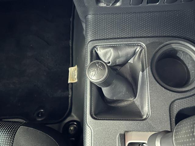 FJクルーザー ベースグレード 4WD ETC バックカメラ クリアランスソナー ナビ TV キーレスエントリー AT 盗難防止システム 衝突安全ボディ CD DVD再生 ABS ESC(15枚目)