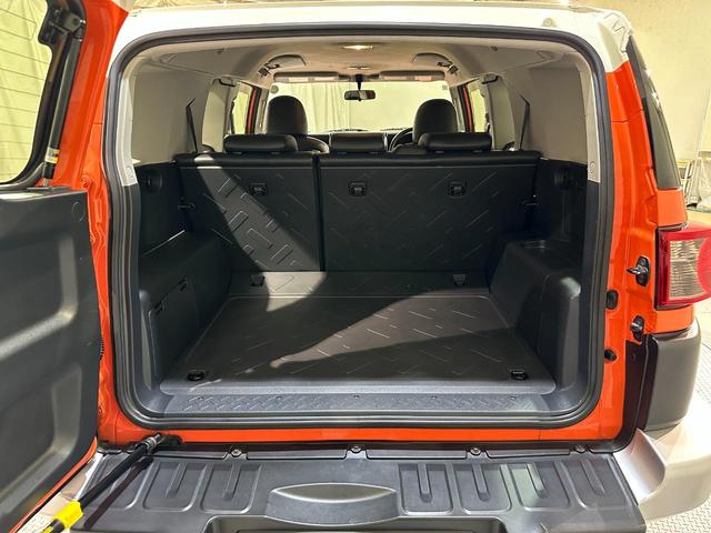FJクルーザー ベースグレード 4WD ETC バックカメラ クリアランスソナー ナビ TV キーレスエントリー AT 盗難防止システム 衝突安全ボディ CD DVD再生 ABS ESC(22枚目)