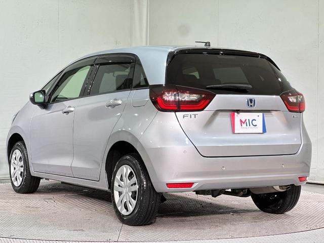 フィット e:HEVベーシック 4WD ETC バックカメラ ナビ クリアランスソナー オートクルーズコントロール レーンアシスト 衝突被害軽減システム オートライト LEDヘッドランプ スマートキー(20枚目)