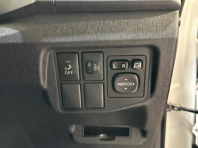 プリウス L ETC ナビ オートライト CVT スマートキー 電動格納ミラー 盗難防止システム 衝突安全ボディ ABS エアコン パワーステアリング パワーウィンドウ 運転席エアバッグ アルミホイール(12枚目)