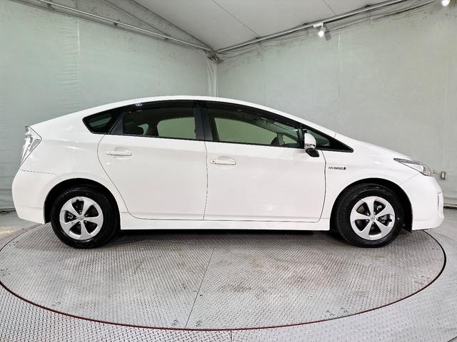 プリウス L ETC ナビ オートライト CVT スマートキー 電動格納ミラー 盗難防止システム 衝突安全ボディ ABS エアコン パワーステアリング パワーウィンドウ 運転席エアバッグ アルミホイール(17枚目)