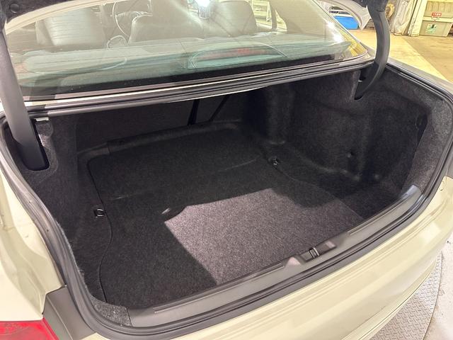 アコード タイプS ハーフレザー ETC オートクルーズコントロール ナビ アルミホイール オートライト HID AT キーレスエントリー 電動格納ミラー 盗難防止システム パワーシート CD エアバッグ(28枚目)