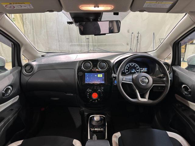 ノート e-パワー B FOUR 4WD ETC 全周囲カメラ ナビ クリアランスソナー 衝突被害軽減システム オートライト スマートキー 電動格納ミラー 盗難防止システム 衝突安全ボディ ABS パワーウインドウ エアバッグ(6枚目)