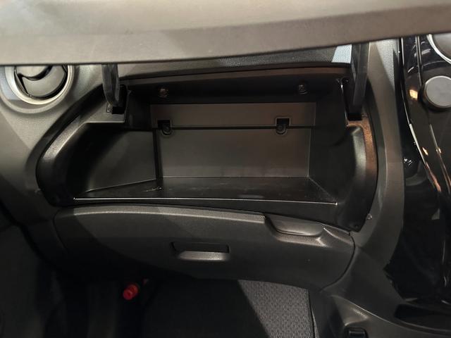 ノート e-パワー B FOUR 4WD ETC 全周囲カメラ ナビ クリアランスソナー 衝突被害軽減システム オートライト スマートキー 電動格納ミラー 盗難防止システム 衝突安全ボディ ABS パワーウインドウ エアバッグ(24枚目)