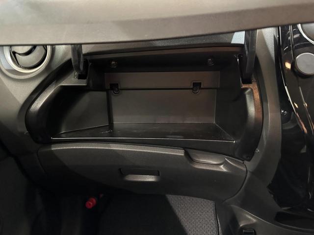 ノート e-パワー B FOUR 4WD ETC 全周囲カメラ ナビ クリアランスソナー 衝突被害軽減システム オートライト スマートキー 電動格納ミラー 盗難防止システム 衝突安全ボディ ABS パワーウインドウ エアバッグ(25枚目)