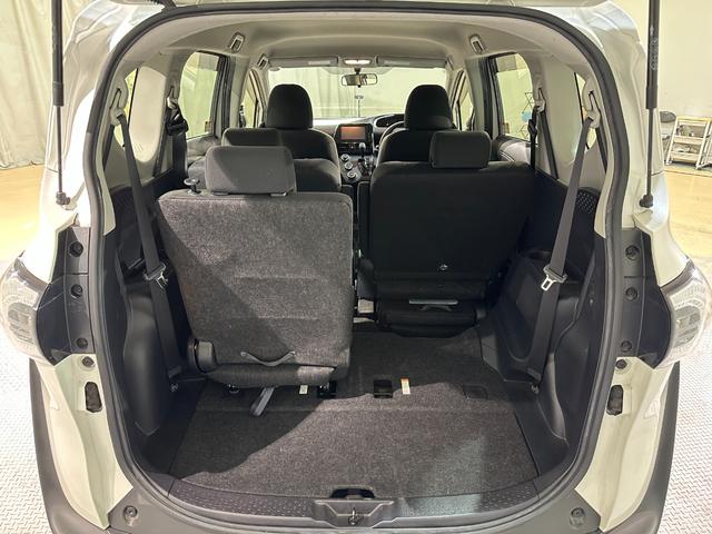 シエンタ X Vパッケージ 4WD ETC バックカメラ ナビ TV 両側スライドドア キーレスエントリー 3列シート CVT CD ミュージックプレイヤー接続可 衝突安全ボディ ABS ESC パワーステアリング エアバッグ(26枚目)