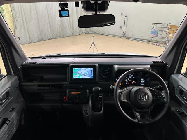 毎回座るフロントシート。運転席は必ず使用する部分ですので、座り心地が重要です!