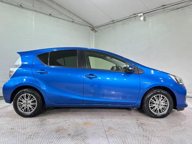 アクア G ETC バックカメラ ナビ TV アルミホイール オートライト ヘッドライトウォッシャー スマートキー 電動格納ミラー 衝突安全ボディ ABS ESC CD DVD再生 ABS リヤスポイラー(18枚目)