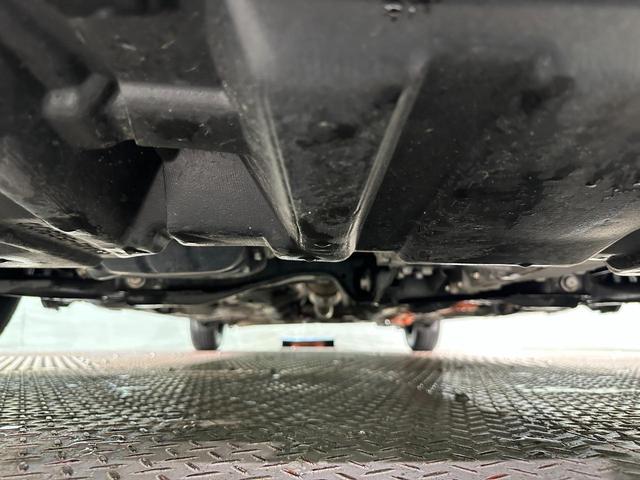 アクア G ETC バックカメラ ナビ TV アルミホイール オートライト ヘッドライトウォッシャー スマートキー 電動格納ミラー 衝突安全ボディ ABS ESC CD DVD再生 ABS リヤスポイラー(32枚目)