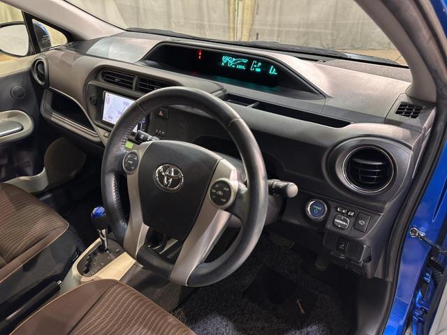 アクア G ETC バックカメラ ナビ TV アルミホイール オートライト ヘッドライトウォッシャー スマートキー 電動格納ミラー 衝突安全ボディ ABS ESC CD DVD再生 ABS リヤスポイラー(36枚目)