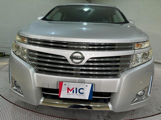 エルグランド ３５０ハイウェイスター　ＥＴＣ　全周囲カメラ　ナビ　ＴＶ　両側電動スライドドア　オートライト　ＨＩＤ　スマートキー　電動格納ミラー　後席モニター　３列シート　ＣＶＴ　アルミホイール　ＡＢＳ　エアバッグ　パワーウインドウ（29枚目）