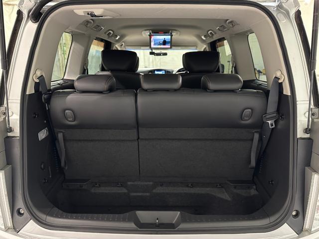 エルグランド ３５０ハイウェイスター　ＥＴＣ　全周囲カメラ　ナビ　ＴＶ　両側電動スライドドア　オートライト　ＨＩＤ　スマートキー　電動格納ミラー　後席モニター　３列シート　ＣＶＴ　アルミホイール　ＡＢＳ　エアバッグ　パワーウインドウ（35枚目）